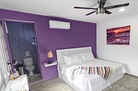 El Ocaso-Private Masterbedroom w/bathroom & shower near to the beach.